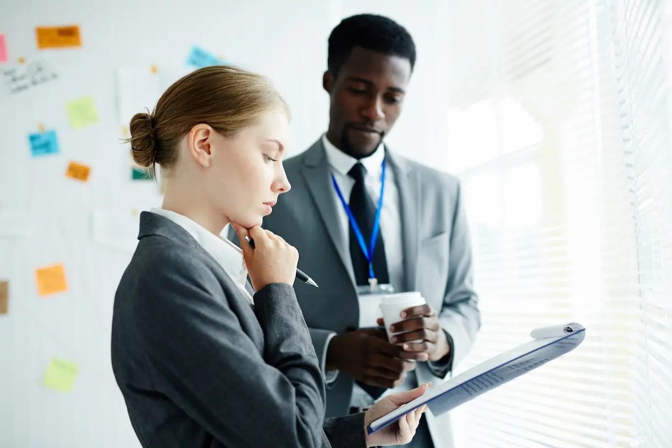 Por favor, proporciona el texto de la descripción que deseas que parafrasee.